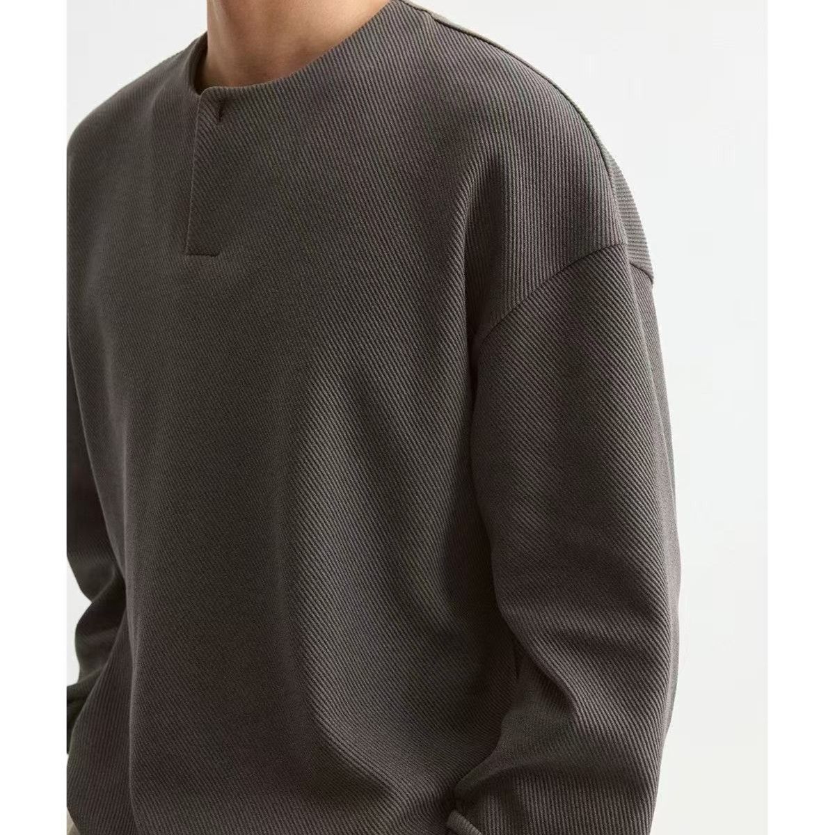 Men's Classic Crew-Neck Sweatshirt