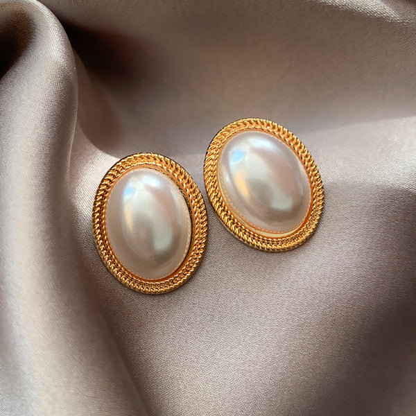Vintage Pearl Stud Earrings