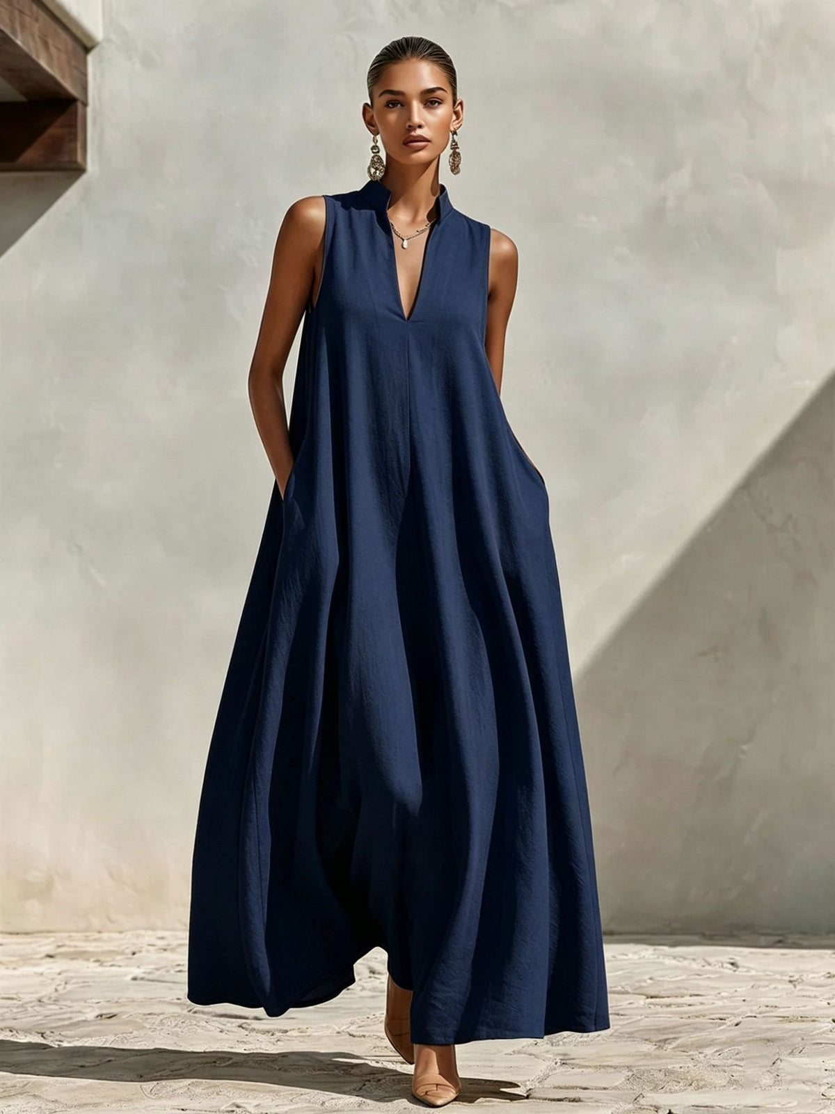 Chic Stand-Collar Sleeveless Dress